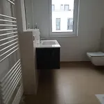 Nahe Flughafen Duesseldorf - Ganz Neues Haus，900M Vom S-Bahnhof
