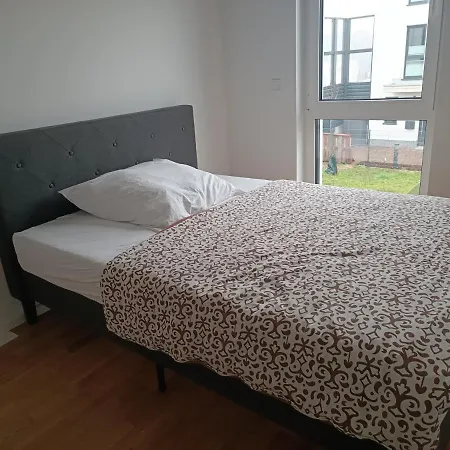 Nahe Flughafen - Ganz Neues Haus，900m Vom S-bahnhof Villa